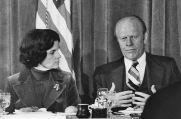 Dianne Feinstein, longest-serving woman in Senate, dies at 90 Dianne Feinstein, longest-serving woman in Senate, dies at 90