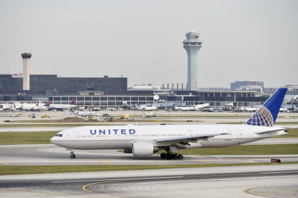 Under new contract, United Airlines pilots could see salaries soar 40% higher Under new contract, United Airlines pilots could see salaries soar 40% higher