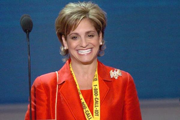 Olympic gymnastics legend Mary Lou Retton 'fighting for her life' in ICU, daughter says Olympic gymnastics legend Mary Lou Retton 'fighting for her life' in ICU, daughter says