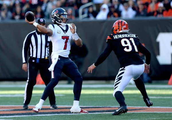 Fantasy football QB rankings: Tua Tagovailoa among Week 13 must-starts