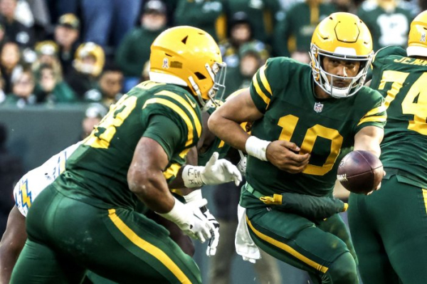 Fantasy football rankings: Nacua, Evans among 5 must-start WRs in Week 12