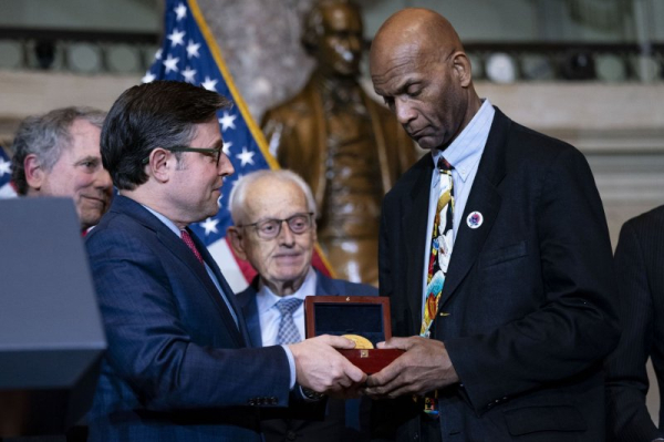 MLB Hall of Famer Larry Doby awarded posthumous Congressional Gold Medal MLB Hall of Famer Larry Doby awarded posthumous Congressional Gold Medal
