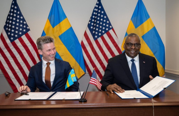 U.S., Sweden sign agreement to strengthen military ties U.S., Sweden sign agreement to strengthen military ties