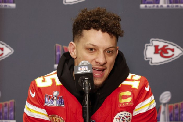 Chiefs coach Andy Reid, tight end Travis Kelce push off retirement talk