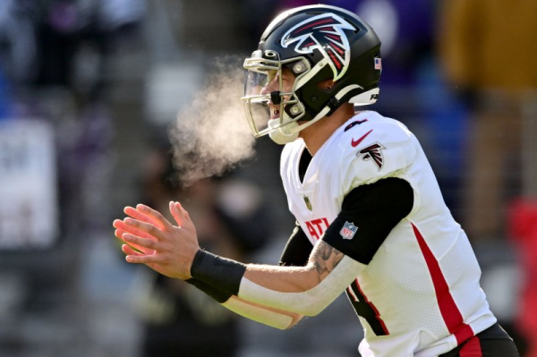 Falcons to trade QB Desmond Ridder to Cardinals for WR Rondale Moore Falcons to trade QB Desmond Ridder to Cardinals for WR Rondale Moore