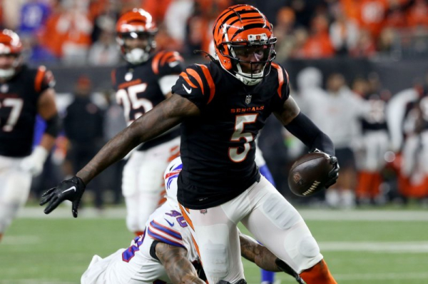 Franchise-tagged wide receiver Tee Higgins now looks forward to playing for Bengals Franchise-tagged wide receiver Tee Higgins now looks forward to playing for Bengals
