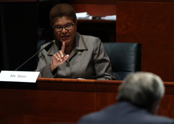 Police arrest suspect after home of LA Mayor Karen Bass broken into Police arrest suspect after home of LA Mayor Karen Bass broken into