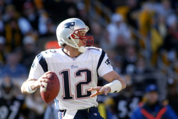 Patriots retire Tom Brady's No. 12; 'Overwhelmed' NFL icon lauds Bill Belichick