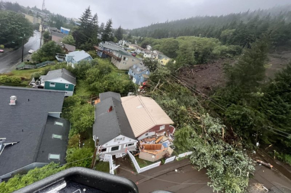 Landslide hits Alaskan city, killing 1; mandatory evacuations ordered Landslide hits Alaskan city, killing 1; mandatory evacuations ordered