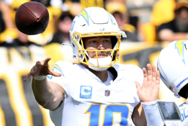 Justin Herbert, Myles Garrett, DeVonta Smith among injured in NFL's Week 3 Justin Herbert, Myles Garrett, DeVonta Smith among injured in NFL's Week 3
