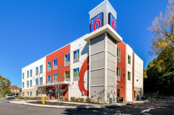 Motel 6 chain sold for $525 million Motel 6 chain sold for $525 million