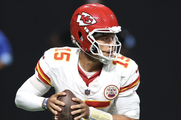Patrick Mahomes, Nick Bolton help 3-0 Chiefs stop Falcons Patrick Mahomes, Nick Bolton help 3-0 Chiefs stop Falcons