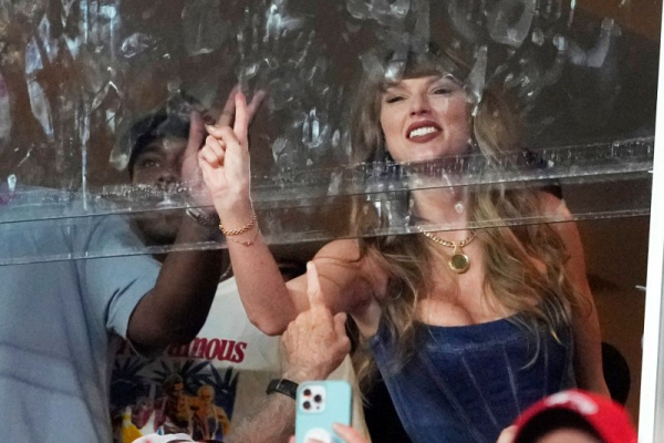 Polled players say Taylor Swift positive for NFL as her U.S. tour nears Polled players say Taylor Swift positive for NFL as her U.S. tour nears