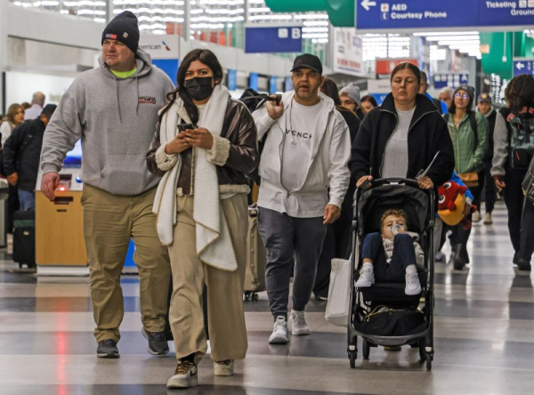 Flights delayed, canceled as inclement weather hits U.S. ahead of Thanksgiving Flights delayed, canceled as inclement weather hits U.S. ahead of Thanksgiving