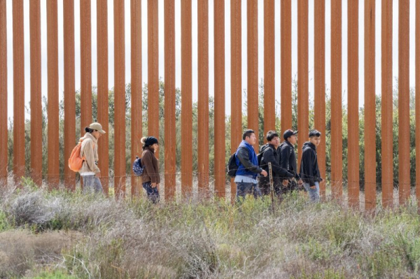 Pair of Arizona residents sentenced for migrant smuggling Pair of Arizona residents sentenced for migrant smuggling