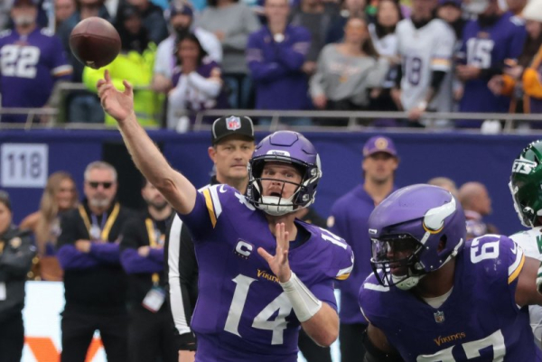 Sam Darnold throws 3 second-half TDs to lead Vikings past Colts Sam Darnold throws 3 second-half TDs to lead Vikings past Colts