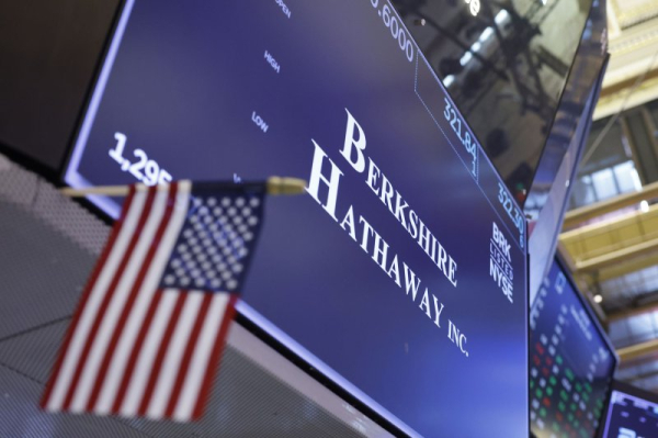 Warren Buffett's Berkshire Hathaway holding record $325B in cash ahead of election Warren Buffett's Berkshire Hathaway holding record $325B in cash ahead of election