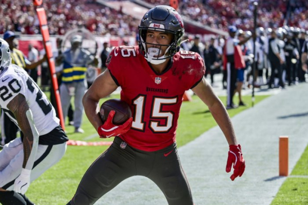 Carr, O'Connell, Irving, Brooks among injured in NFL's Week 14