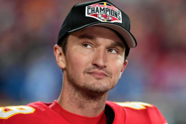 Chiefs' Matthew Wright ricochets in field goal to beat Chargers, clinch division Chiefs' Matthew Wright ricochets in field goal to beat Chargers, clinch division