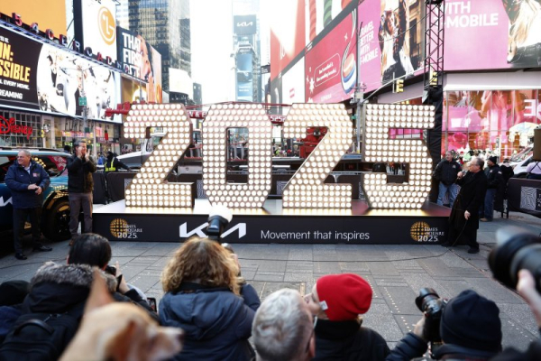 Laws taking effect at start of 2025 tackle AI, firearms, data privacy Laws taking effect at start of 2025 tackle AI, firearms, data privacy
