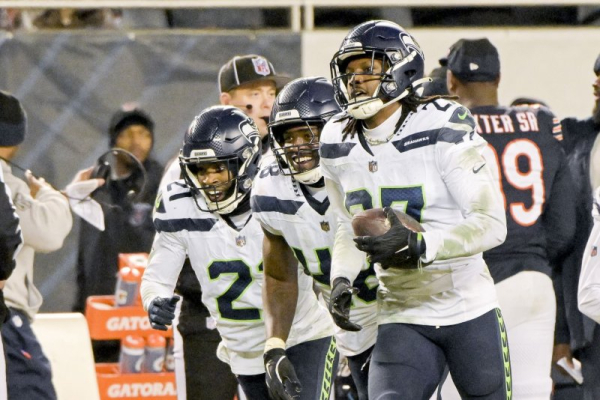 Riq Woolen interception helps Seahawks beat Bears, stay in playoff picture Riq Woolen interception helps Seahawks beat Bears, stay in playoff picture