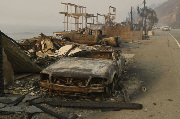 7 dead, 179K ordered to evacuate as deadly L.A. fires continue to burn under red-flag warnings 7 dead, 179K ordered to evacuate as deadly L.A. fires continue to burn under red-flag warnings