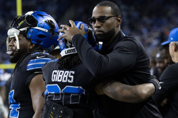 Jahmyr Gibbs dominates Minnesota Vikings, helps Detroit Lions clinch NFC's top seed Jahmyr Gibbs dominates Minnesota Vikings, helps Detroit Lions clinch NFC's top seed