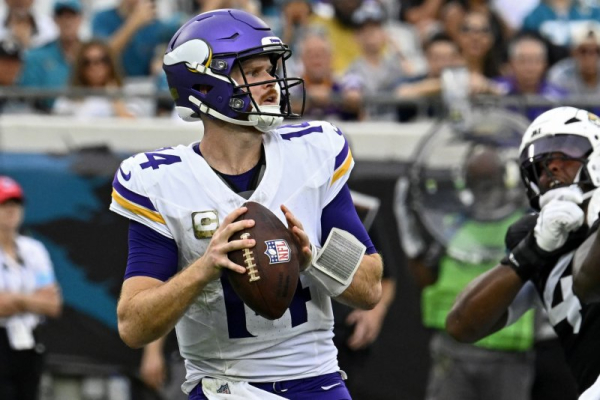 Joe Burrow, Sam Darnold, Travis Kelce among 88 Pro Bowl picks Joe Burrow, Sam Darnold, Travis Kelce among 88 Pro Bowl picks