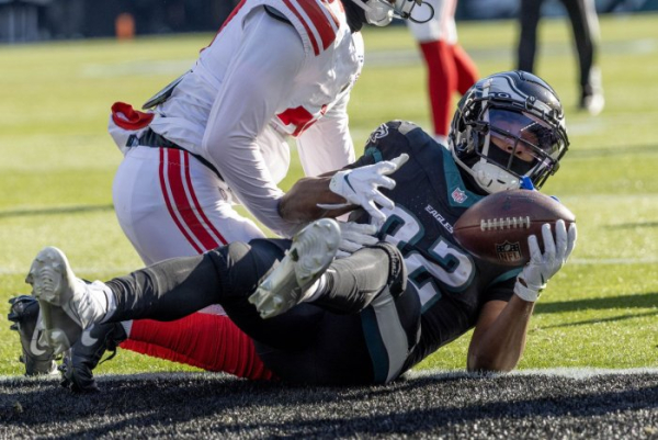 Phila. Eagles quarterback Jalen Hurts returns to practice before playoff game vs. Packers