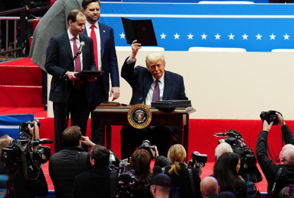 Trump admin. orders federal DEI program employees to be placed on paid leave Trump admin. orders federal DEI program employees to be placed on paid leave