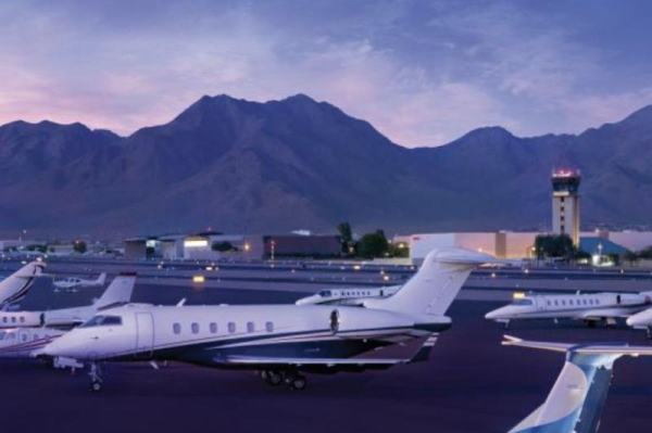1 dead, 4 injured in plane crash at Scottsdale Airport in Arizona