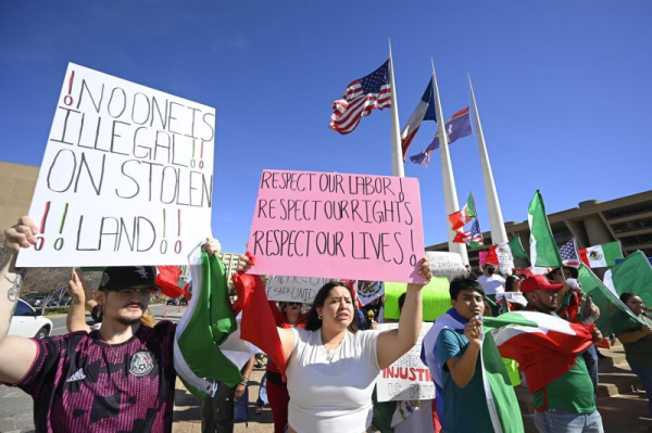 Judge blocks arrests of immigrants at some places of worship