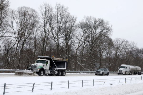 Midwest, Northeast residents brace for more snow Midwest, Northeast residents brace for more snow