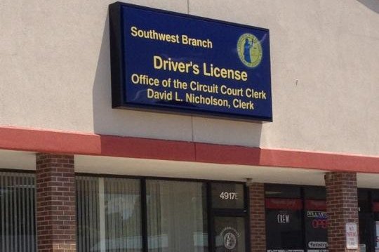 Shooting outside driver's license office in Ky. leaves 3 dead Shooting outside driver's license office in Ky. leaves 3 dead
