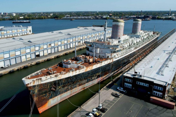 SS United States luxury liner cleared for final voyage to Florida SS United States luxury liner cleared for final voyage to Florida