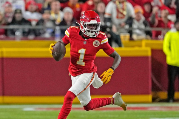 Domestic abuse charges against Chiefs receiver 'dismissed'