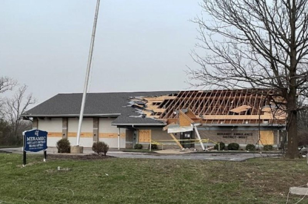 Dozens of tornadoes leave at least 35 people dead Dozens of tornadoes leave at least 35 people dead