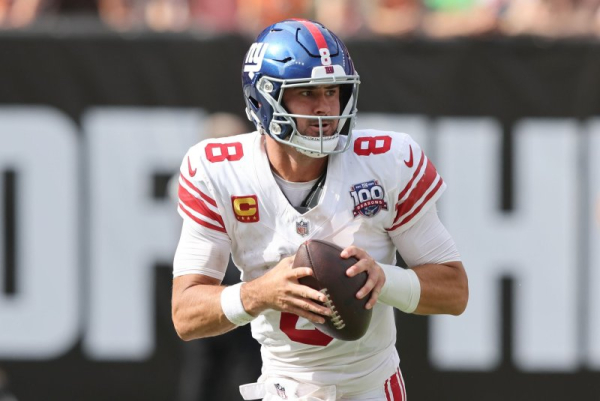Indianapolis Colts to sign quarterback Daniel Jones to 1-year deal