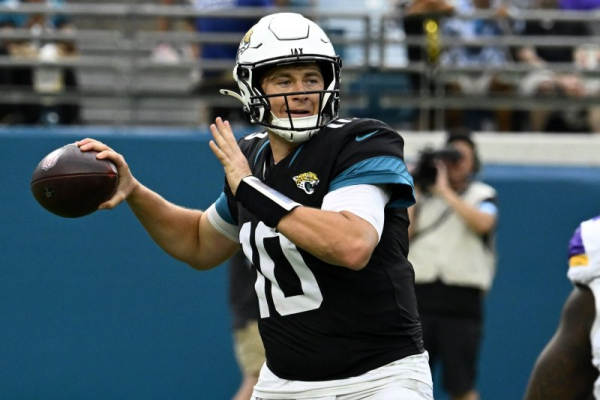 San Francisco 49ers to sign quarterback Mac Jones
