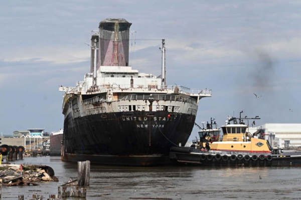 SS United States arrives in Alabama to be prepped for sinking, world's largest artificial reef SS United States arrives in Alabama to be prepped for sinking, world's largest artificial reef