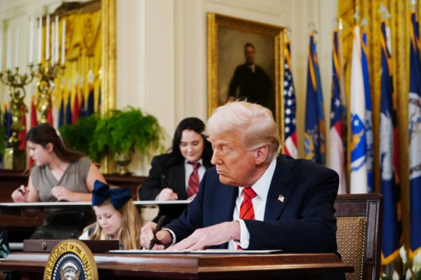 Trump orders dismantling of U.S. Education Department