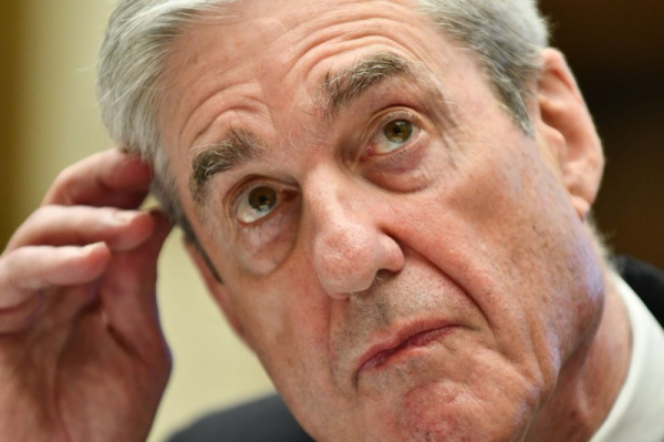 Trump targets law firm with executive order over hiring Robert Mueller Trump targets law firm with executive order over hiring Robert Mueller