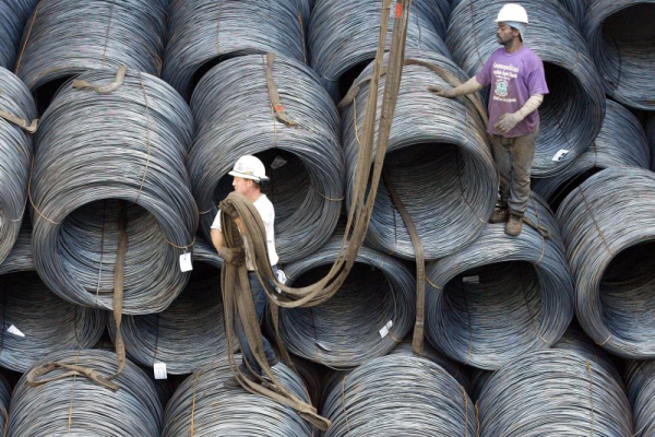 Trump's steel, aluminum tariffs go into effect; EU retaliates