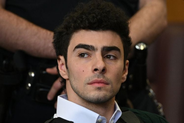 AG Pam Bondi orders Justice Department to seek death penalty for Luigi Mangione