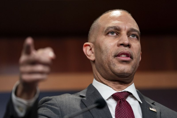 Jeffries wants court to reject Trump's executive order targeting Smithsonian