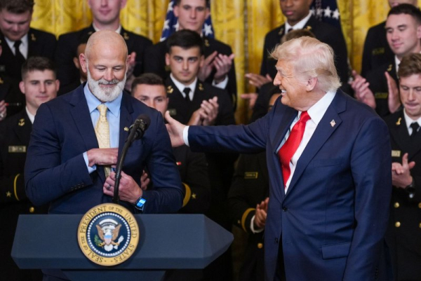 Trump awards Navy Midshipmen football team with Commander-in-Chief's Trophy