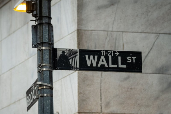 U.S. stock markets decline again as Trump holds tightly to tariffs U.S. stock markets decline again as Trump holds tightly to tariffs