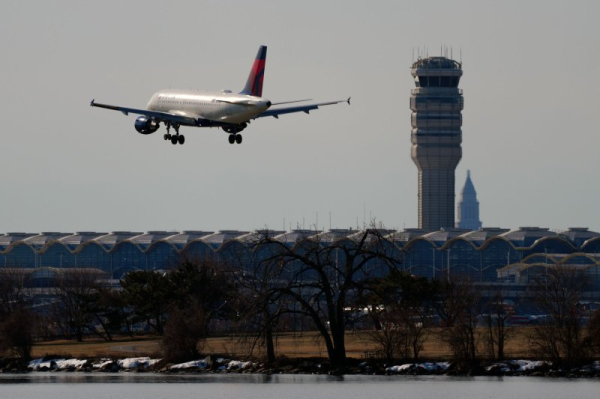 Planes forced into 'go-arounds' after Army helicopter's 'scenic' route to Pentagon Planes forced into 'go-arounds' after Army helicopter's 'scenic' route to Pentagon