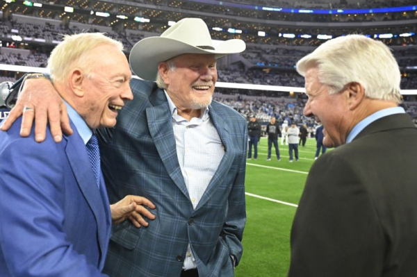 Steelers icon Terry Bradshaw calls Aaron Rodgers interest a 'joke'