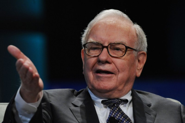 Warren Buffet talks economy, tariffs at Berkshire shareholder meeting